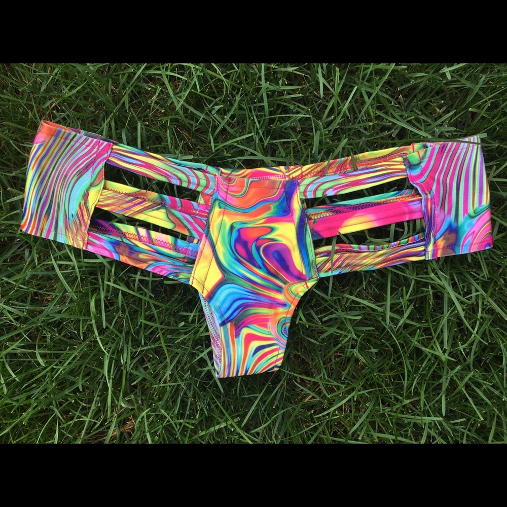 Bikini bottoms / Rave bottoms